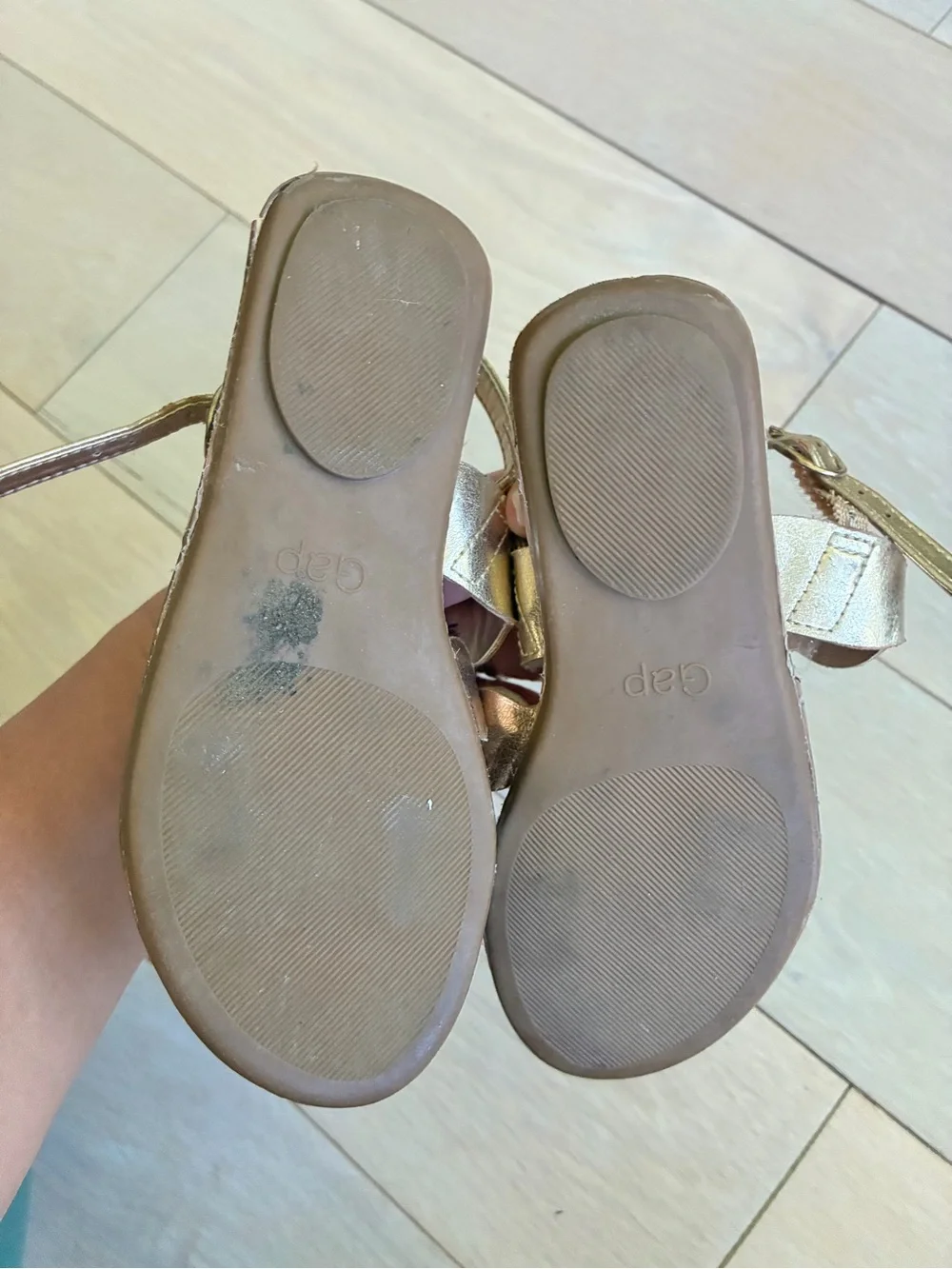 GAP Kids Metallic Scalloped Strap Sandals - Gold/Rose Gold/Silver GUC Size 12